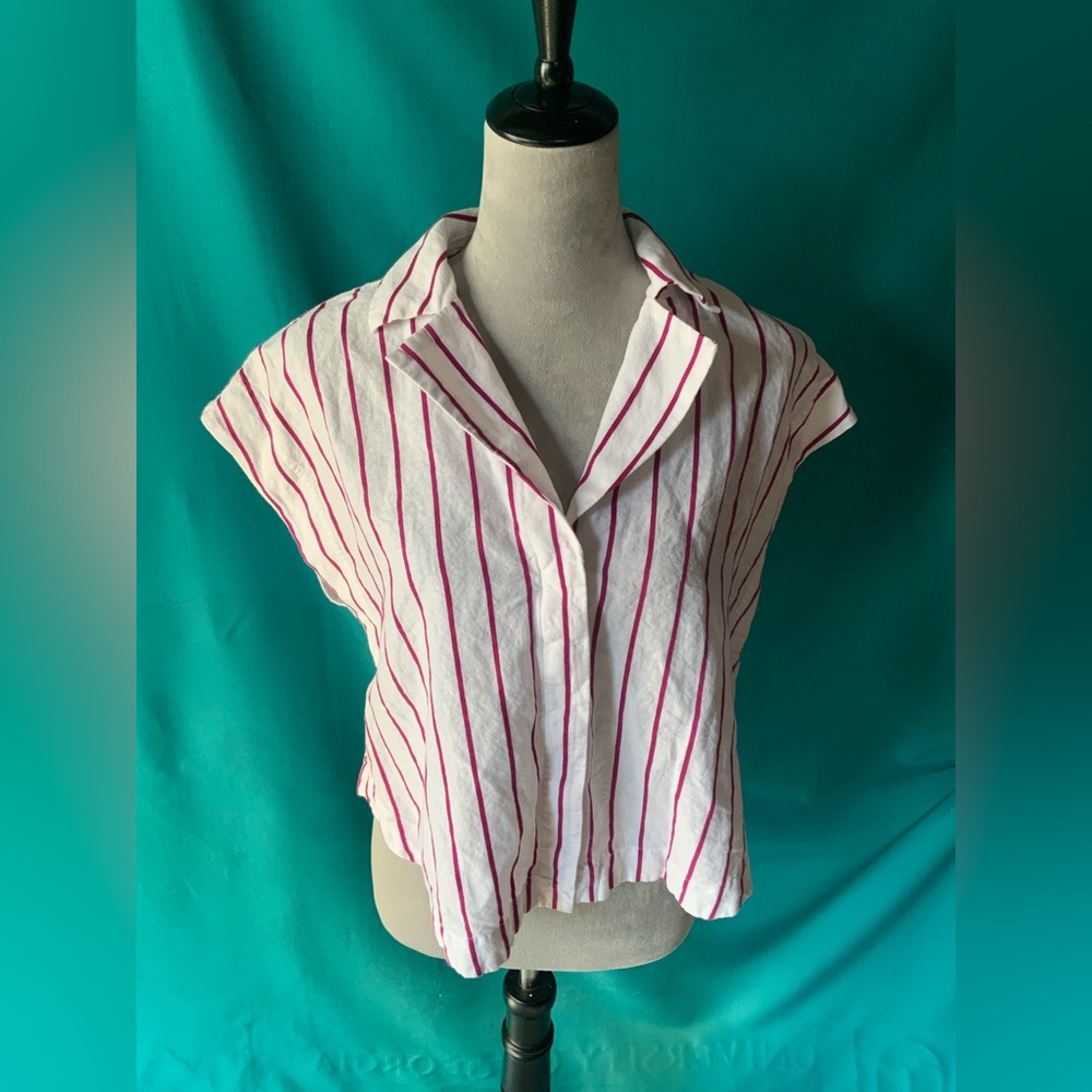 Madewell Resort Collar Shirt w/Dark Rose Colorway, Cap Sleeves & Curved Hem